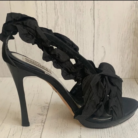 Badgley Mischka Black Iden Ruffled Heels - Picture 2 of 8